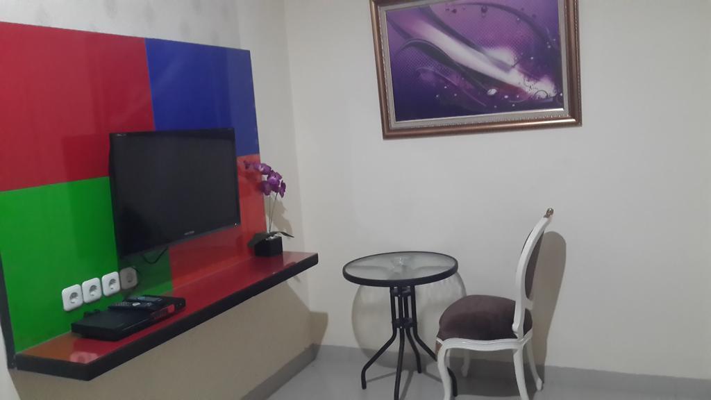 California Hotel Джакарта Номер фото
