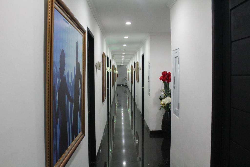California Hotel Джакарта Экстерьер фото